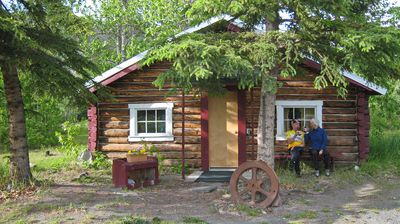 In (und vor …) unseren gemütlichen Cabins in Gakona herrscht noch echtes Alaska-Flair