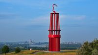 Abends könnten wir noch das 'Geleucht' auf der Halde Rheinpreußen besuchen, mit herrlichem Blick auf eine Rheinschleife und das letzte aktive Stahlwerk des Ruhrgebietes.