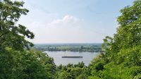 Weite Blicke vom Alsumer Berg über die Rheinauen