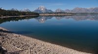 Die gewaltige Teton Range spiegelt sich im Jackson Lake