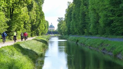 ... und besuchen Schloss Pillnitz ...