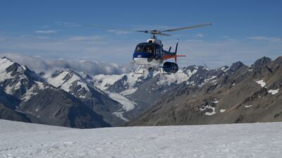 Wer genug Taschengeld dabei hat, könnte sich heute, entsprechendes Wetter vorausgesetzt, einen der spektakulärsten Helikopterflüge Neuseelands leisten