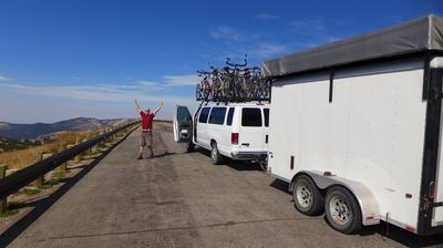 Oben am Pass angekommen. Ab jetzt wird geradelt