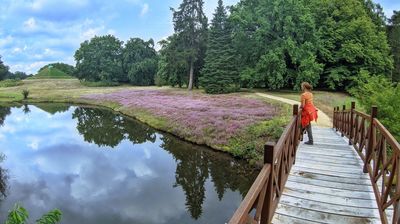 Die Wanderwege und der gesamte Park wurden mit hohem Aufwand nach dem Vorbild englischer Parkanlagen angelegt