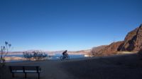 Unser letzter Wanderweg führt hoch am Lake Mead entlang, auch bei Radfahrenden sehr beliebt