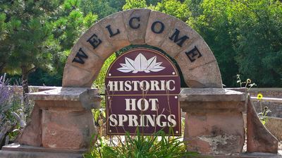 Wir erreichen das historische Örtchen Hot Springs, unser heutiges Tagesziel
