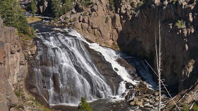 Hier zur Abwechslung mal der Gibbon River Wasserfall, damit es nicht zu büffelig wird.