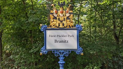 Der Branitzer Park am Rand von Cottbus erwartet uns