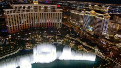 Die berühmten Fountains am Bellagio. Absolut sehenswert, in diesem Fall vom Eiffelturm aus – umsonst und draußen