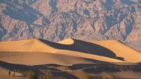 Die äußerst fotogenen Sanddünen im Death Valley