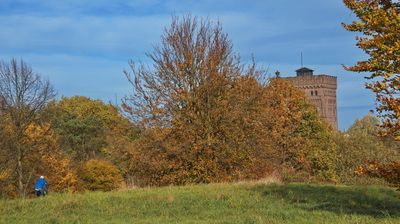 Der Malakoffturm über Schacht 1 der Zeche Hannover steht auch heute noch sehr eindrucksvoll da