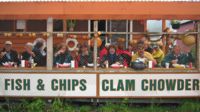 Nach Ankunft in Whittier stärken wir uns mit fangfrischem Heilbut Fish 'n Chips - so etwas Feines gibt es nur in Alaska