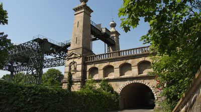 Das stillgelegte Schiffshebewerk Henrichenburg von 1899, ein technisches Meisterwerk und wunderschönes Industriedenkmal inklusive Kanalbrücke. Man konnte hier UNTER den Schiffen durchfahren