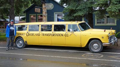 Eine echte Alaska-Strechlimo in 'Downtown' Talkeetna