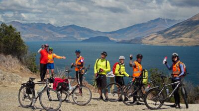 Gute Laune bei der Valhalla-Radeltruppe am Lake Wanaka