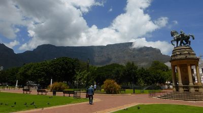 Am Nachmittag erkunden wir die Stadt - HIER: Blick auf den Tafelberg