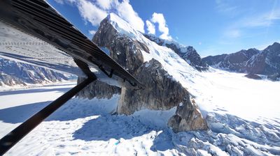 Schließlich heben wir wieder ab und kehren ins nette Talkeetna zurück.