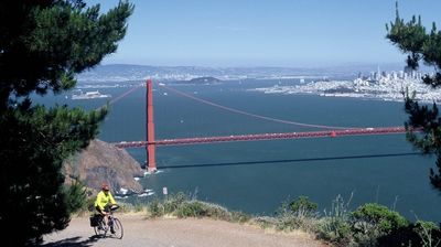 Wir schauen uns die Golden Gate Brücke erst einmal von oben an ...