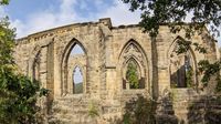 Leider ist das Dach der Kirche im Laufe der Zeit abhanden gekommen