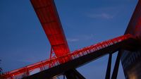 Abends wird die Beleuchtung eingeschaltet - hier die zweitängste Rolltreppe Deutschlands, die hoch in das ehemalige Gebäude der Kohlenwäsche zum Ruhrmuseum führt