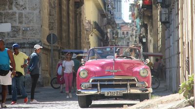 Vielleicht mit einem Oldtimer die Stadt erkunden?