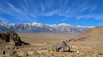 Den passenden Hintergrund dazu bildet die Sierra Nevada mit dem höchsten Berg der USA außerhalb Alaskas