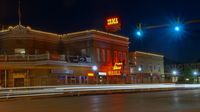 Abends kehren wir standesgemäß in Buffalo Bills Irma Hotel zum Western-Buffet ein