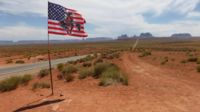 Blick auf das Monument Valley von fern ...