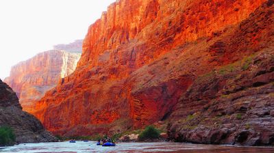 Morgens liegt der Canyon noch im Schatten ...