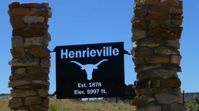 Wir radeln durch Henryville ...