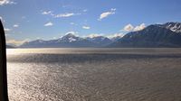 rechter Hand liegt der Turnagain Arm - hier haben wir schon mal Belugawale aus dem Zugfenster beobachten können