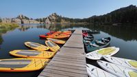 Auf dem schönen Sylvan Lake könnte man Bötchen fahren