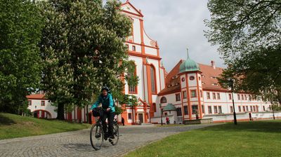 ... vorbei am Kloster St. Marienstern ...