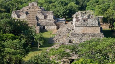 ... eine alte Maya-Stadt ...