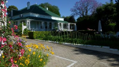 Unser Lodge mit dem wunderschönen Garten ...
