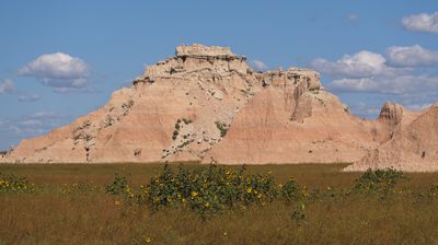 Wir radeln noch eine Weile am Südrand der Badlands entlang ...