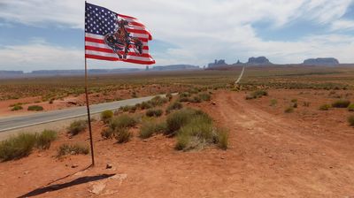 Blick auf das Monument Valley von fern ...