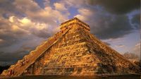 Die große Pyramide von Chichen Itza ...