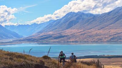 Der Lake Ohau liegt vor uns