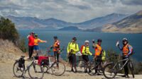 Gute Laune bei der Valhalla-Radeltruppe am Lake Wanaka